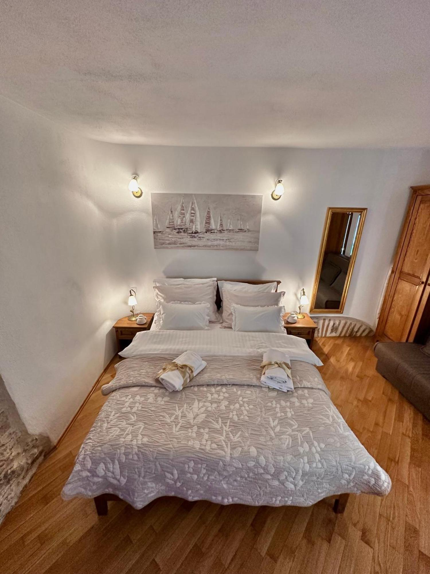 Diocletian Wine Studio Apartment II Split Exterior photo