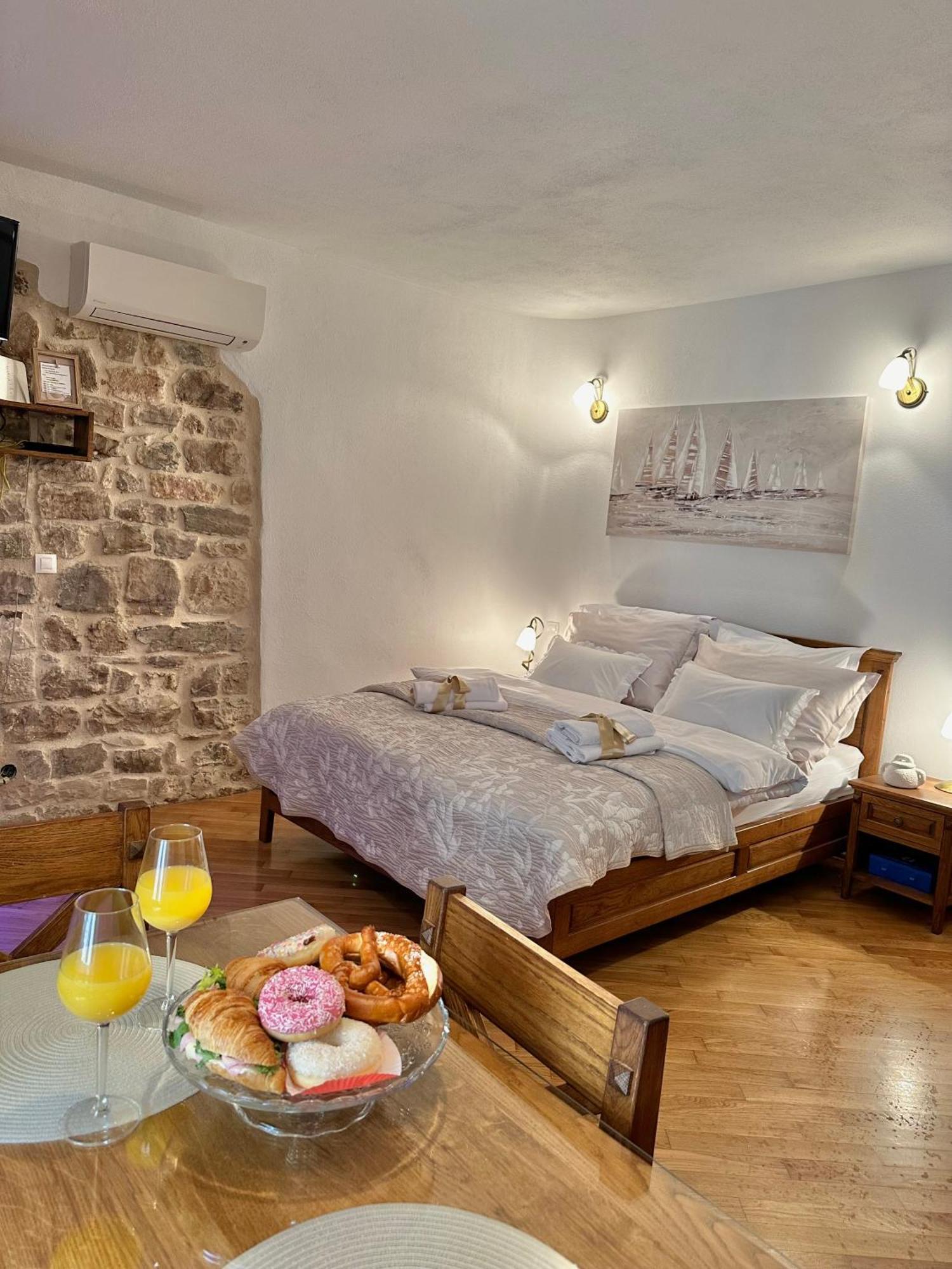 Diocletian Wine Studio Apartment II Split Exterior photo